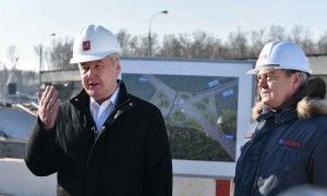 26 февраля 2015 Мэр Москвы Сергей Собянин осмотрел ход реконструкции транспортной развязки на пересечении МКАД и Ленинского проспекта.