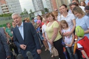 Мэр Москвы Собянин открывает новую дорогу в поселке Коммунарка Новой Москвы