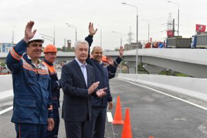 По словам Собянина, реконструкция Рябиновой улицы будет завершена в 2016 году 
