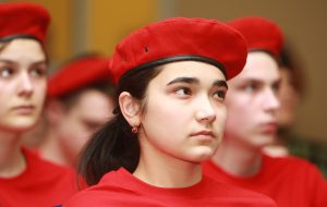 18 мая 2017 года. Фарида Алжиева (на переднем плане) надолго запомнит этот день, когда она пополнила ряды юноармейцев