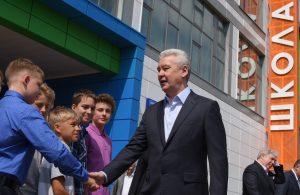 Мэр Москвы Сергей Собянин побывал с визитом в Троицком и Новомосковском округах столицы.
