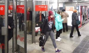 Мониторинг общего состояния инфраструктуры метро проводится для комфорта пассажиров. Фото: архив, "Вечерняя Москва"