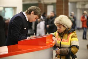 Сотрудники метро будут обслуживать пассажиров как на Кольцевой линии, так и в часы пик на Сокольнической ветке. Фото: "Вечерняя Москва"