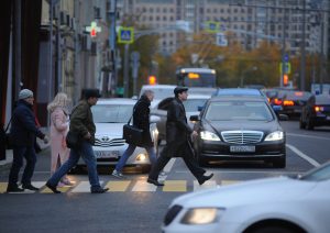Полсотни дополнительных прожекторов установят в Москве в следующем году на пешеходных переходах. Фото: "Вечерняя Москва"