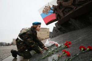 Молодые парламентарии примут участие в возложении цветов на Поклонной горе. Фото: архив, «Вечерняя Москва»