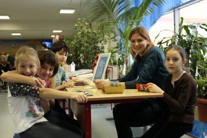 Сотрудники московских школ сами определят дату начала учебного года. Фото: Максим Аносов, «Вечерняя Москва»