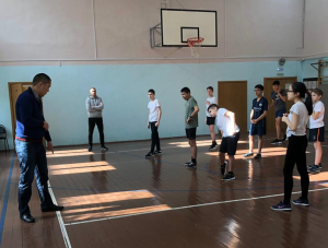 Тренер «Авангарда» провел открытый урок по боксу для учеников «Пушкинской школы №1500». Фото предоставлено спортивным клубом «Авангард»