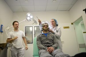 Столичные медики вернули к нормальной жизни парализованного пациента. Фото: Пелагия Замятина, «Вечерняя Москва»