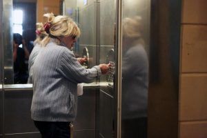 Более 1,8 тысячи лифтов заменят в домах Москвы в 2019 году. Фото: архив, «Вечерняя Москва»