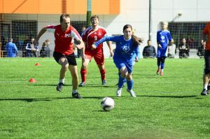 Матч пройдет у женской футбольной команды школы №27 «Сокол». Фото: Анна Быкова