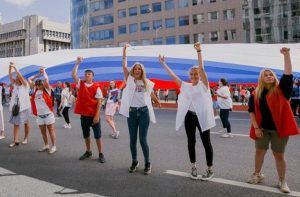 Гулянья по случаю Дня флага России в столице посетили 500 тыс человек. Фото: официальный сайт мэра Москвы