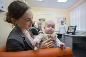 В роддоме ГКБ №24 родители смогут наблюдать за новорожденными онлайн. Фото: архив, «Вечерняя Москва»