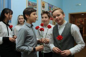 Мероприятие «День памяти и славы России» провели в колледже на территории района. Фото: Наталия Нечаева, «Вечерняя Москва»