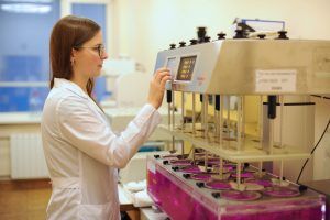 В Москве создано 9 лабораторий для исследований тестов на коронавирус. Фото: Светлана Колоскова, «Вечерняя Москва»