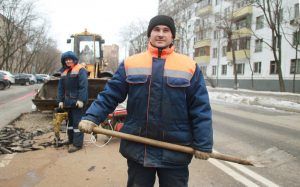 Дорожное покрытие отремонтировали в районе. Фото: Наталия Нечаева "Вечерняя Москва"