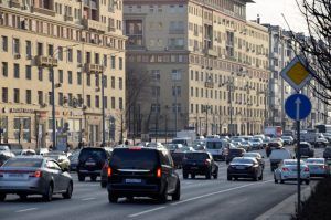 Движение транспорта перекрыли около станции метро «Комсомольская». Фото: Анна Быкова