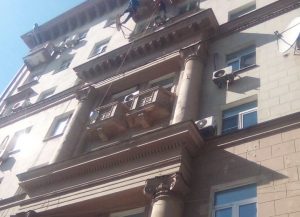 Фасады и балконы жилых домов отремонтируют в районе. Фото предоставили сотрудники ГБУ "Жилищник"
