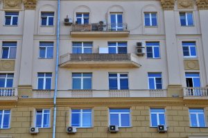 Балконы двух домов в Красносельском районе отреставрируют. Фото: Анна Быкова