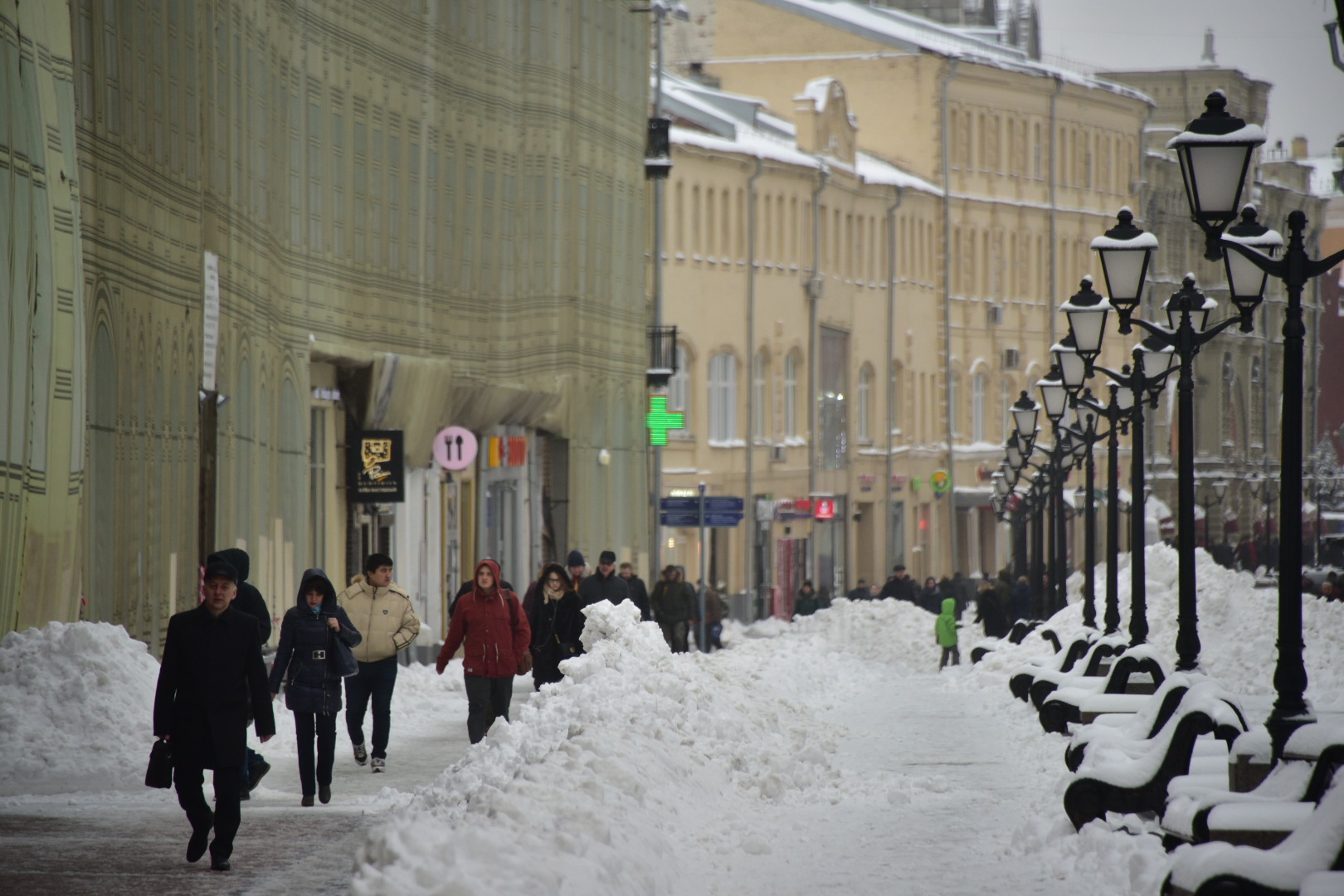 Первый снег по арбату. Снег на Лубянке. Снегопад в центре Москвы Лубянка.