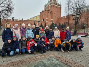 Ученики Пушкинской школы посетили Оружейную Палату. Фото взято с официальной страницы образовательного учреждения в социальной сети