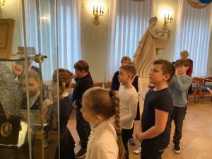 Ученики школы №1500 побывали в музее Пушкина. Фото взято из социальных сетей образовательного учреждения