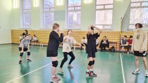 Волейбольные команды школы №315 сыграли товарищеские матчи. Фото взято из социальных сетей учебного заведения