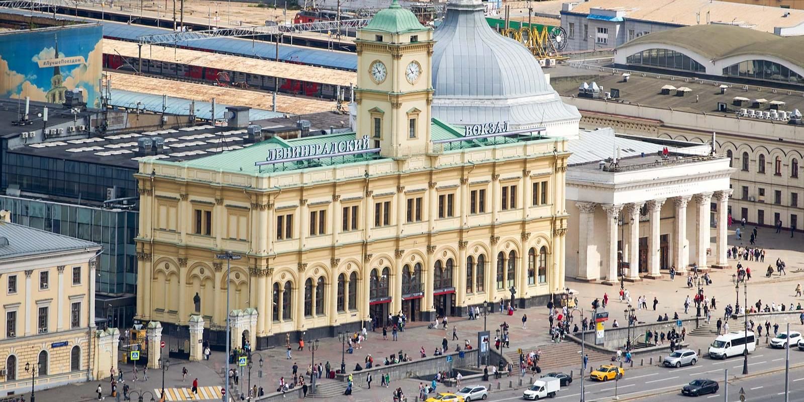 Leningradsky train station. Площадь ленина московский вокзал. Ленинградский вокзал такси. Метро комсомольская выходы. Leningradsky railway station.