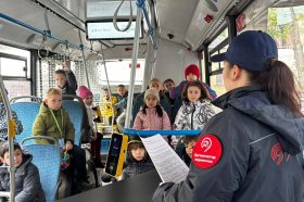 Внимание на дороге: для учеников школы №1284 провели лекцию о ПДД. Фото: страница школы №1284 в социальных сетях