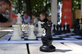 На Сретенском бульваре проведут турнир по шахматам. Фото: пресс-служба Департамента торговли и услуг города Москвы