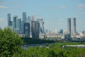 Ночной забег по набережным Москвы пройдёт 21 июня. Фото: Анна Быкова, «Вечерняя Москва»