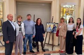 Активисты молодежной палаты Красносельского района посетили экологическую фотовыставку. Фото: страница молодежной палаты Красносельского района в социальных сетях