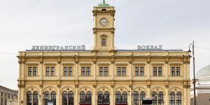 Исторический цвет стен Ленинградского вокзала обнаружили в ходе ремонтных работ. Фото: сайт мэра Москвы