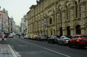 Сотрудники библиотеки-читальни имени Тургенева проведут пешую прогулку «Его популярность конкурировала с популярностью Чайковского». Фото: Анна Быкова, «Вечерняя Москва»