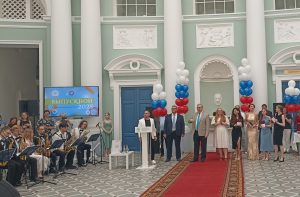 Выпускникам Института математики и информатики МПГУ вручили дипломы. Фото: официальный сайт МПГУ