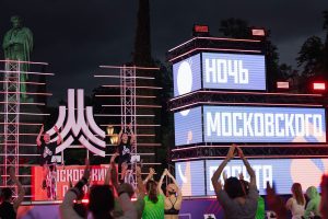 Площадка падел-тенниса откроется у фудмолла «Три вокзала. Депо». Фото: Пресс-служба Департамента спорта города Москвы