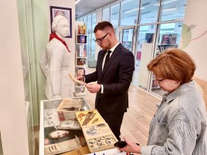 Развитие библиотеки №267 обсудил глава управы района. Фото: страница управы Красносельского района в социальных сетях