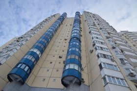 ГБУ «Жилищник Красносельского района» проверили дома на безопасность. Фото: Анна Быкова, «Вечерняя Москва»