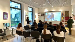 Мероприятие об избирательном праве провели в библиотеке №267. Фото: страница управы Красносельского района в социальных сетях.