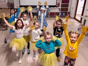 Подготовка к новогоднему спектаклю проходит в библиотеке №267. Фото: страница библиотеки №267 в социальных сетях