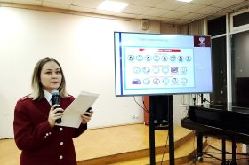 Встреча сотрудников Роспотребнадзора с жителями ЦАО состоялась в Красносельском районе. Фото: страница ОКЦ ЦАО в социальных сетях.