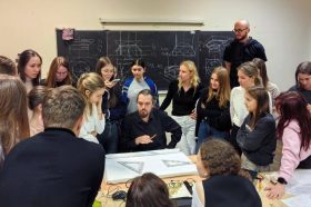 Студенты уральского филиала РЖАВиЗ Ильи Глазунова проходят учебную программу в столице. Фото: страница РЖАВиЗ Ильи Глазунова в социальных сетях.