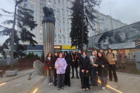 Ученики школы №315 приняли участие акции «Красные гвоздики». Фото: страница школы №315 в социальных сетях