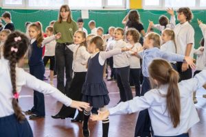 Зарницу «Зимние забавы» провели для учеников школы №1500. Фото: страница школы №1500 «Пушкинская школа» в социальных сетях