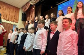 Новогодняя елка состоялась в школе №1500. Фото: страница школы №1500 «Пушкинская школа» в социальных сетях