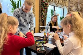 Елка главы управы состоялась в Красносельском районе. Фото: страница управы Красносельского района в социальных сетях