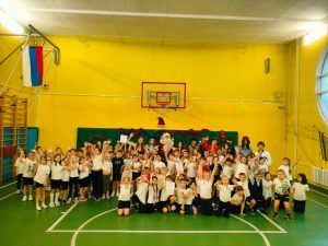 Новогодние «Веселые старты» прошли для младших классов в школе №1284. Фото: страница школы №1284 в социальных сетях