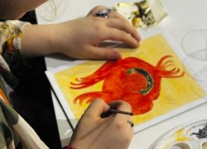 Студенты РАЖВиЗ провели мастер-классы на выставке «ПРОреставрацию». Фото: страница РАЖВиЗ в социальных сетях