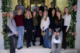 Студенты Университета Правительства Москвы посетили Театр на Трубной. Фото: страница Университета Правительства Москвы в социальных сетях