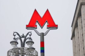 Кулер с питьевой водой установили на «Комсомольской». Фото: Анна Быкова, «Вечерняя Москва»