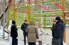 Обход территории провела глава управы Красносельского района Светлана Орлова. Фото: страница управы Красносельского района в социальных сетях